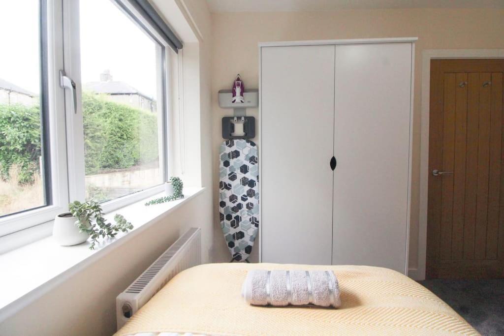 Modern 3 Bed, Contractors Welcome, Bradford Bradford  Exterior photo