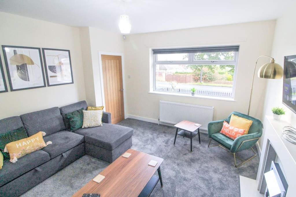 Modern 3 Bed, Contractors Welcome, Bradford Bradford  Exterior photo