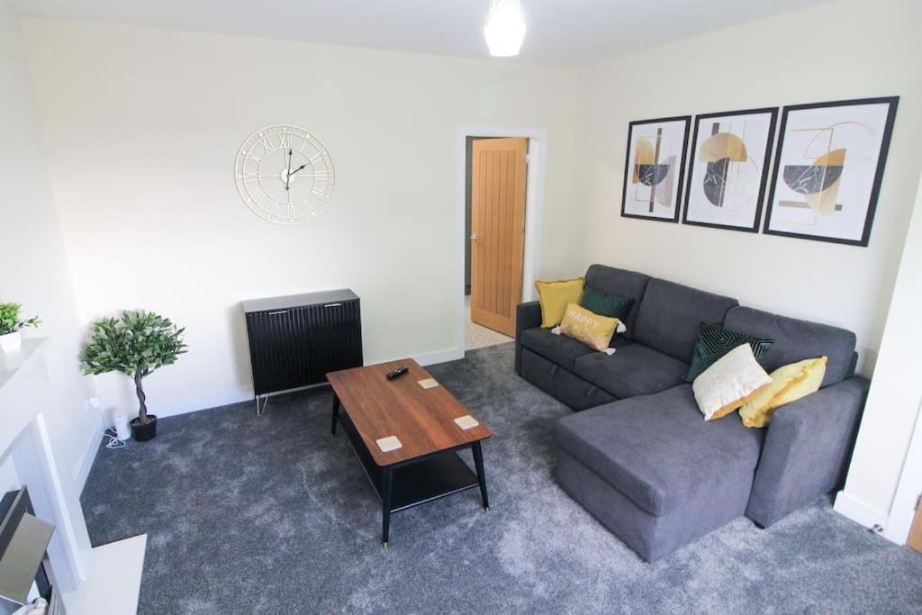 Modern 3 Bed, Contractors Welcome, Bradford Bradford  Exterior photo