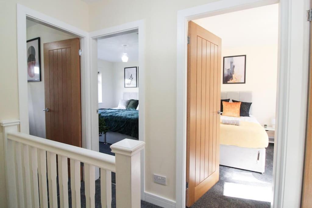 Modern 3 Bed, Contractors Welcome, Bradford Bradford  Exterior photo